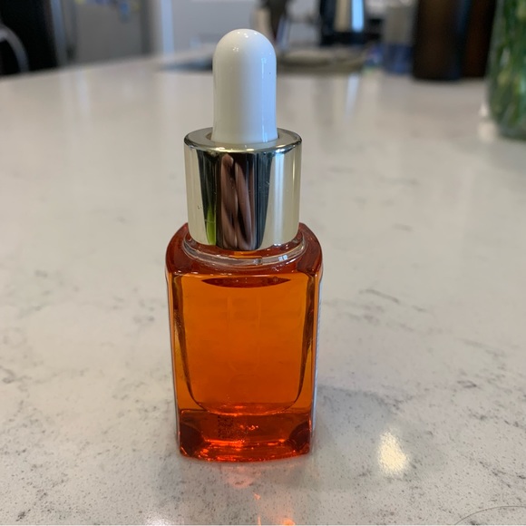 Sunday Riley C.E.O. Glow face oil - Picture 4 of 4